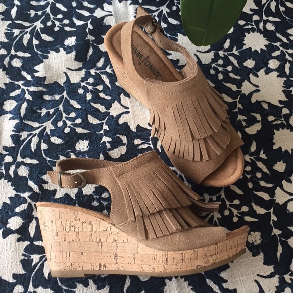 Minnetonka Shoes - MINNETONKA 🍂 fringe wedge sandals